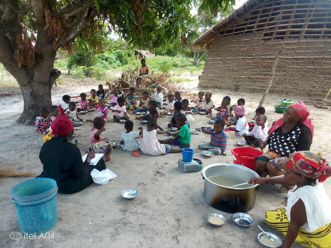 Escolinha da Muchelia - Hora da papinha